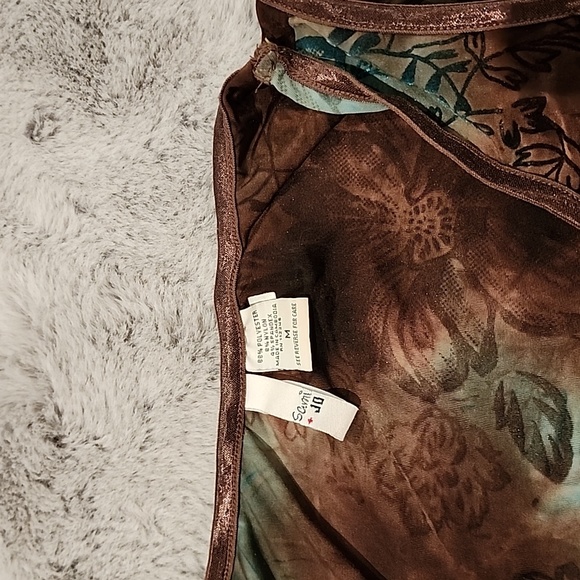 Floral sleeveless top - Picture 2 of 4